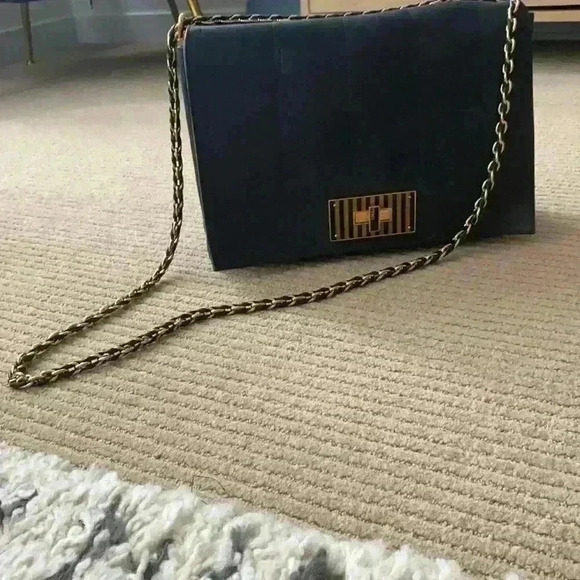 Fendi crossbody/shoulder leather bag, authentic, gold hardware - Picture 8 of 17